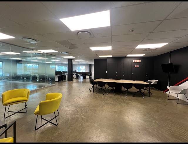 315M² OFFICE TO LET IN MELROSE